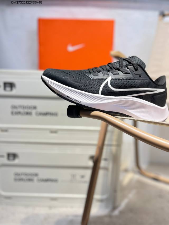 耐克Nike Air Zoom Pegasus登月39代 代贾卡面料 兼顾迅疾外观和稳固脚感，后跟覆面和中足动态支撑巧妙融合，缔造稳定顺畅的迈步体验Cw7356
