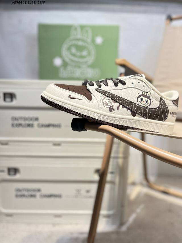 公司级头层皮Labubu X 乔丹Air Jordan 1 Low Aj1低帮系列篮球鞋 官方同步配色 原装级产物 #拒绝公底 立体鞋型 细节完美 高清洁度Xs