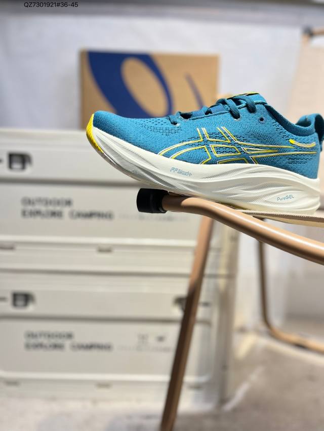 Asics Gel-Nimbus 26亚瑟士经典跑鞋 如今机能风和户外风吹得正劲，便是主打“Urban Outdoor机能越野风格”，城市和户外场景都能轻松应对