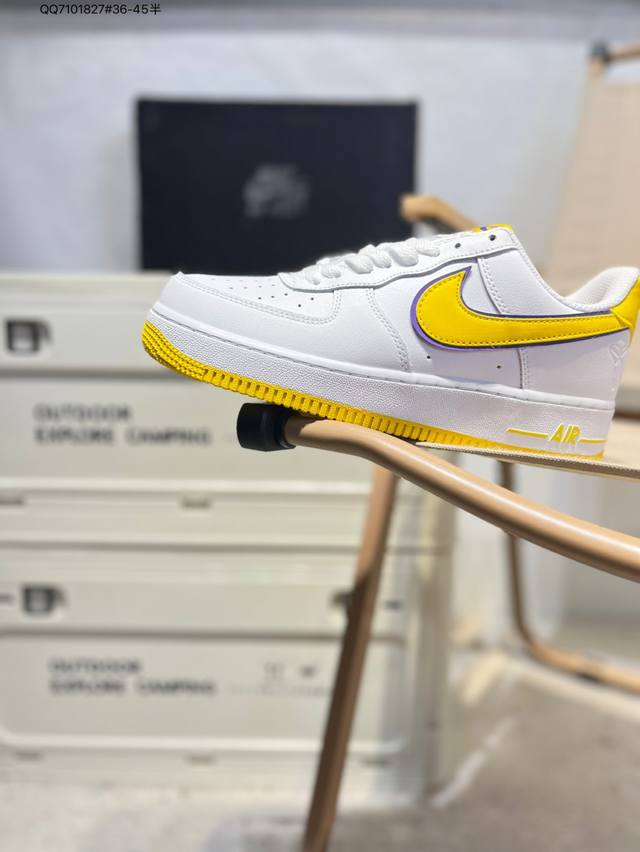 Nk Air Force 7 Low 空军一号低帮百搭休闲运动板鞋 柔软、弹性十足的缓震性能和出色的中底设计 横跨复古与现代的外型结合 造就出风靡全球 三十多年