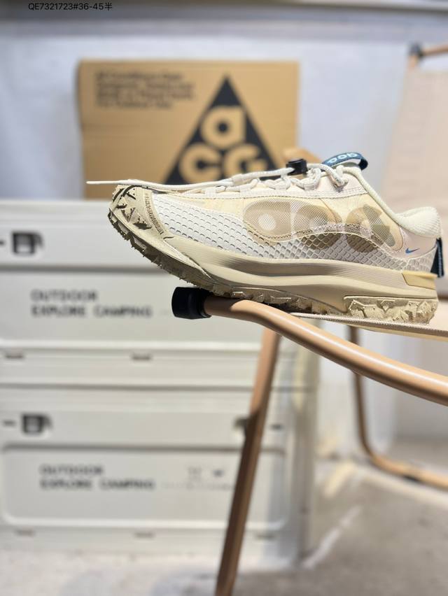 Nk Acg Mountain Fly 2 Se 复古潮流户外登山鞋防水慢跑鞋 Dv7903-002 全新来袭 该款沿袭前代高帮版型的设计传统 轻盈鞋面结合灵巧