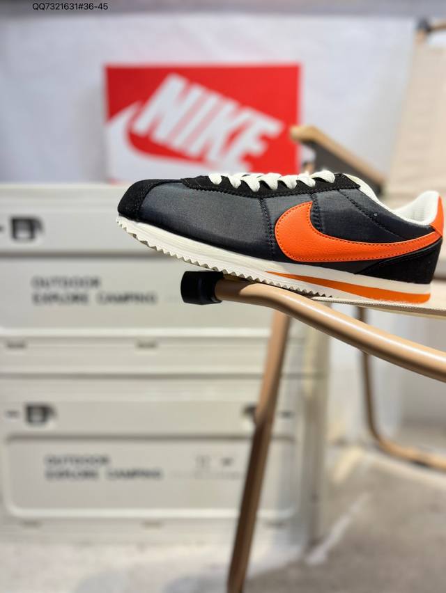 Nike Classic Cortez 全新配色经典阿甘休闲跑步鞋 纯粹而执着的精神，使得Cortez种在了一代人的心里，无论是否喜欢它复古的鞋型，一双Nike