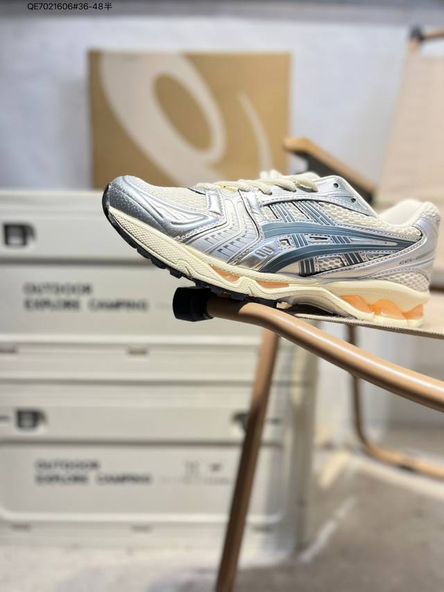 Asics Gel-Kayano 14亚瑟士经典跑鞋 如今机能风和户外风吹得正劲，便是主打“Urban Outdoor机能越野风格”，城市和户外场景都能轻松应对