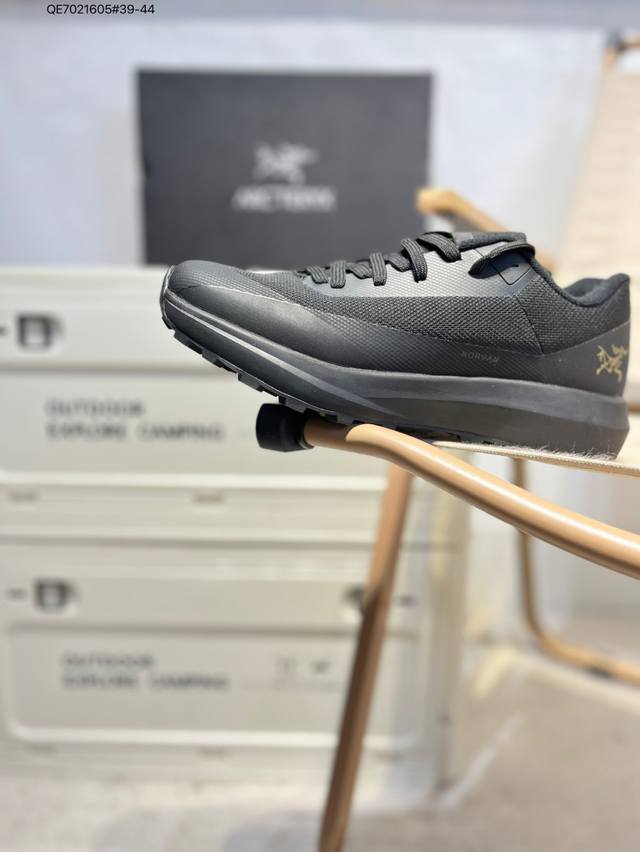 探索户外，从脚下开始！加拿大户外服饰品牌 始祖鸟 Arc'teryx Norvan Sl 3 M 北温哥华3代系列低帮越野徒步户外运动慢跑鞋077218 Qe7
