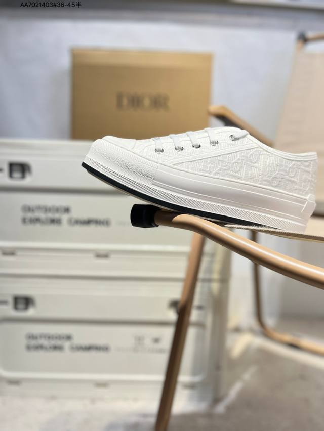 Dior迪奥Walk‘N系列 老花 刺绣 厚底帆布鞋 休闲运动鞋原版购入开发 做货 这款 Walk’N‘Dior 厚底运动鞋是一款时尚单品，提升该系列的格调。O