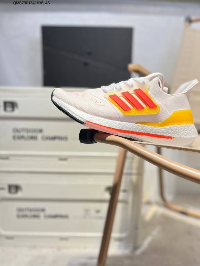 公司级真爆！阿迪达斯Adidas Ultraboost Dna Ub21全掌爆米花休闲运动跑鞋。采用网材搭配反光皮革鞋面，配上Stretchweb网格外底和Bo