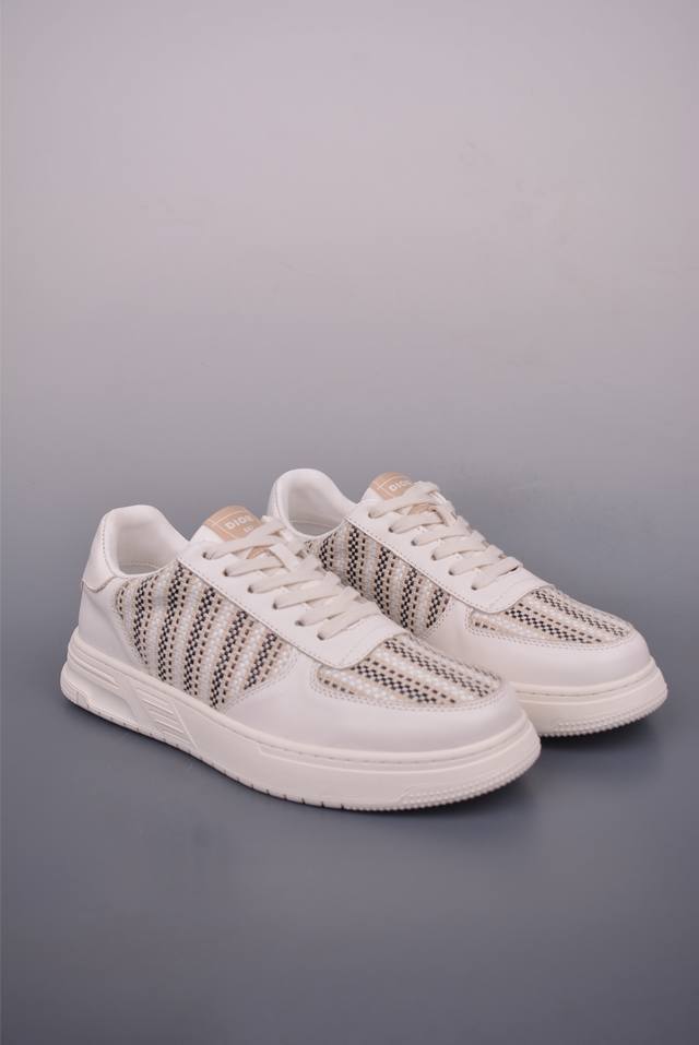 Dior B57 迪奥休闲时尚运动鞋系列 广东品质原厂22Ss秋季新款 渠道原装订单 全套专柜包装物及配件鞋底嵌入核心防伪芯片感应装置釆用超软舒适透气面料 同源