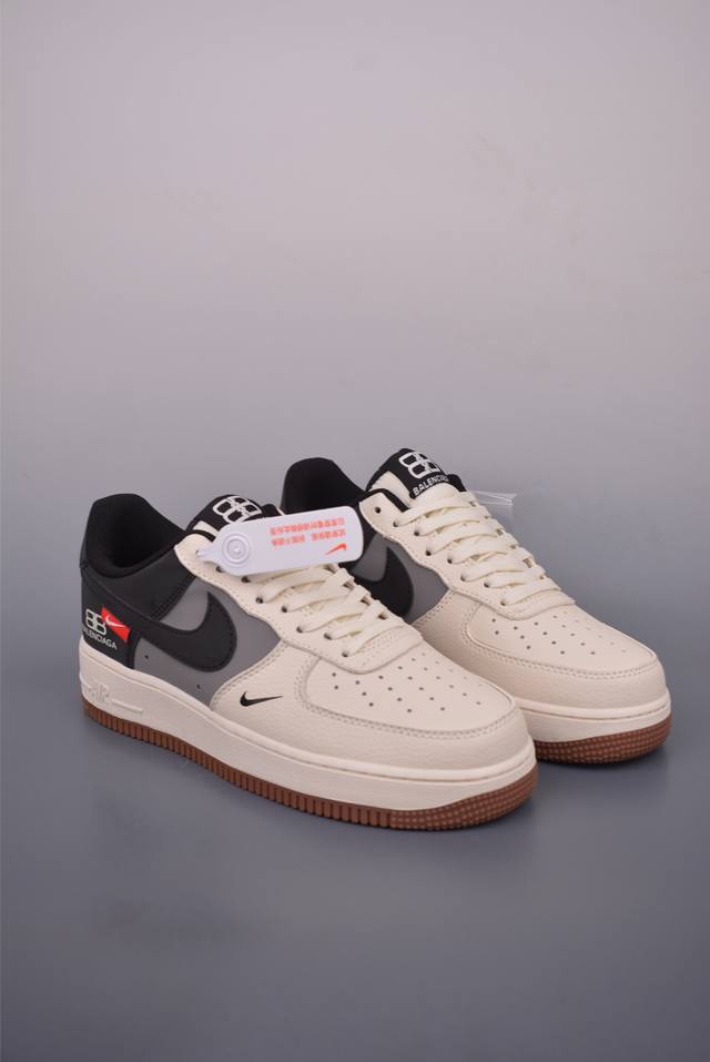 Nike Air Force 1 Low 巴黎世家联名原楦头原纸板 打造纯正空军版型专注外贸渠道 全掌内置蜂窝气垫 原盒配件 原厂中底钢印、拉帮完美 官方货号: