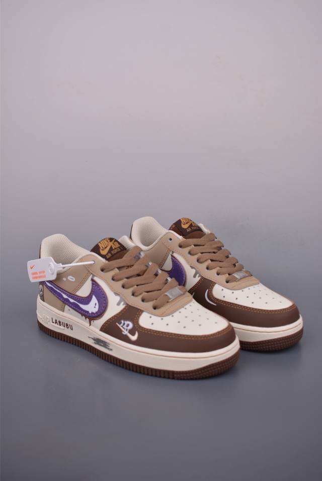 Nike Air Force 1 Low Labubu联名原楦头原纸板 打造纯正空军版型专注外贸渠道 全掌内置蜂窝气垫 原盒配件 原厂中底钢印、拉帮完美 官方货