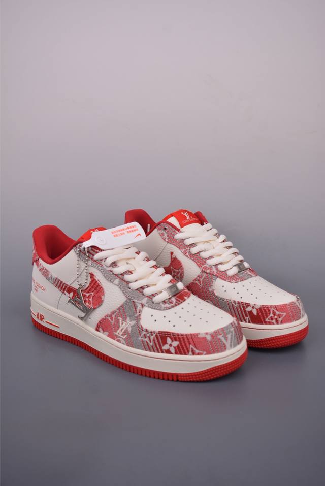 Nike Air Force 1 Low Lv联名原楦头原纸板 打造纯正空军版型专注外贸渠道 全掌内置蜂窝气垫 原盒配件 原厂中底钢印、拉帮完美 官方货号: S