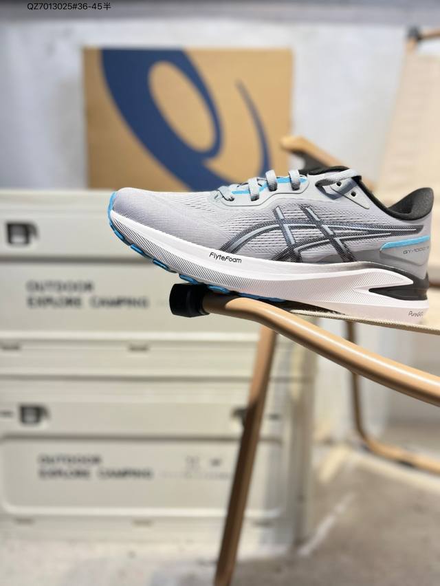 Asics Gt- 013亚瑟士经典跑鞋 如今机能风和户外风吹得正劲，便是主打“Urban Outdoor机能越野风格”，城市和户外场景都能轻松应对。关键是跑鞋