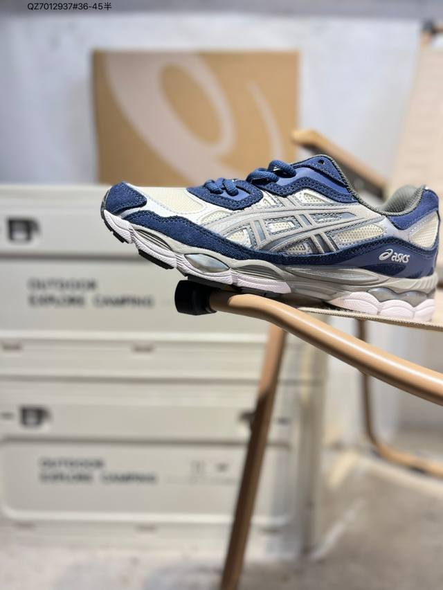 Asics Gel-Nyc亚瑟士经典跑鞋 如今机能风和户外风吹得正劲，便是主打“Urban Outdoor机能越野风格”，城市和户外场景都能轻松应对。关键是跑鞋