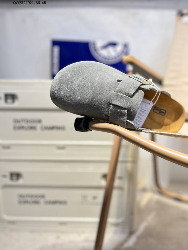 勃肯鞋Birkenstock 拖鞋真皮软木拖 出口韩国的订单！ 有没有姐妹跟我一样，喜欢鞋拖，懒得弯腰系鞋带 所以Birkenstock博肯鞋真的是我的爱 很久