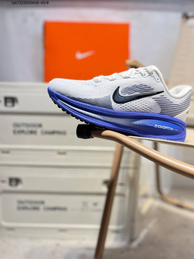 Nike Vomero 18 耐克 舒适减震防滑 低帮跑步鞋全掌Reactx泡绵中底 前掌和后跟还配备了Air Zoom气垫单元 据说跑起来更快更舒适哦 这次最