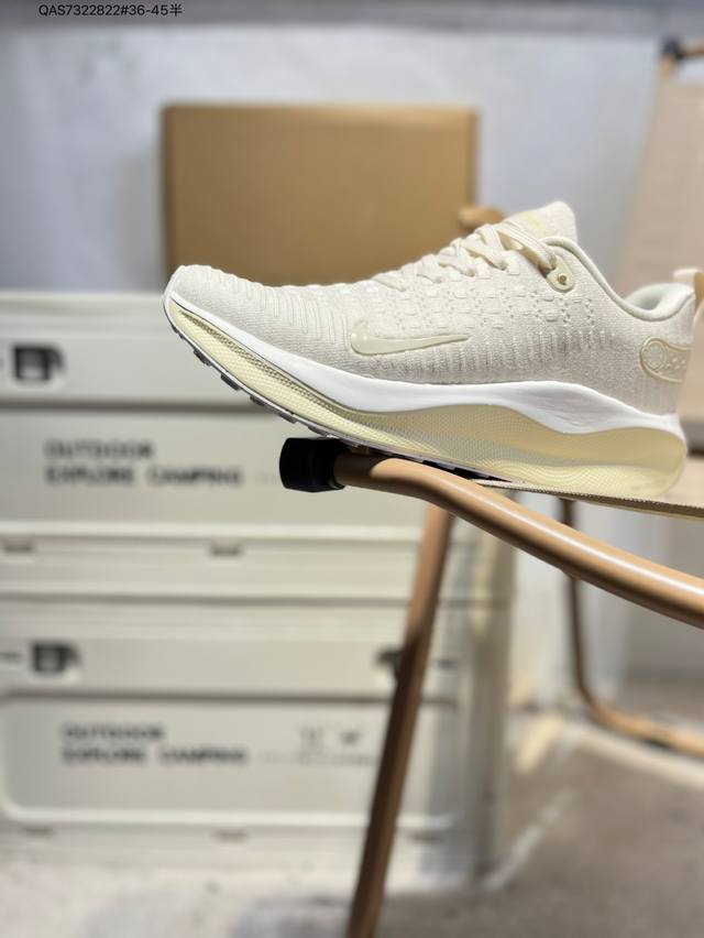 Nike Zoom X Invincible Run Fk 4马拉松机能风格运动鞋 实拍首发#鞋款搭载柔软泡绵，在运动中为你塑就缓震脚感。设计灵感源自日常跑步者