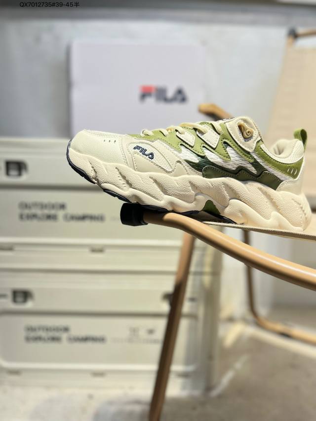 Fila Fusion 斐乐 潮牌低帮运动休闲鞋Filafusion主要以时尚运动文化 跨界联名为主 结合当下广受欢迎的滑板街篮棒球、骑行等时尚运动 运用拼接、