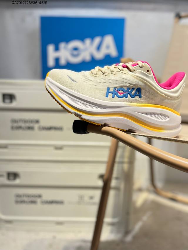 Hoka One One Clifton 9 克里夫顿系列 轻盈透气的针织网面跑鞋 #增强鞋面的强度和支撑性能 搭配柔软的鞋舌 让双脚在舒适包裹中跑的更加畅快