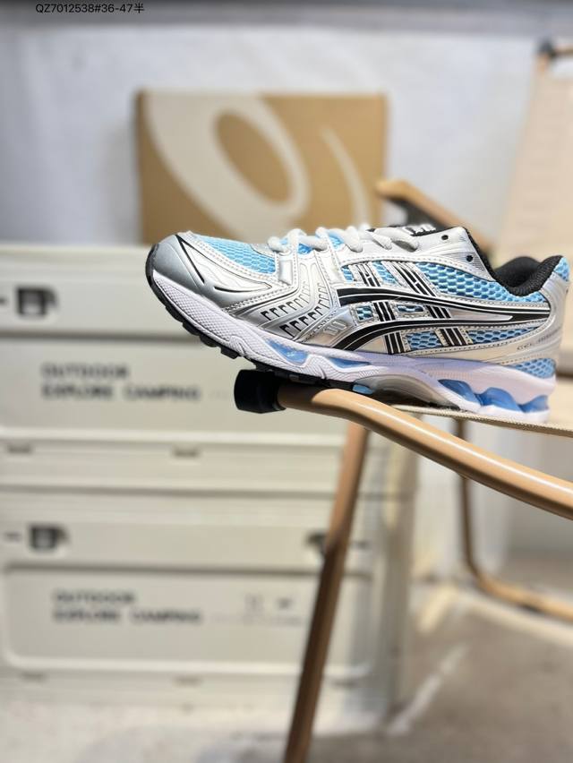 Asics Gel-Kayano 14亚瑟士经典跑鞋 如今机能风和户外风吹得正劲，便是主打“Urban Outdoor机能越野风格”，城市和户外场景都能轻松应对