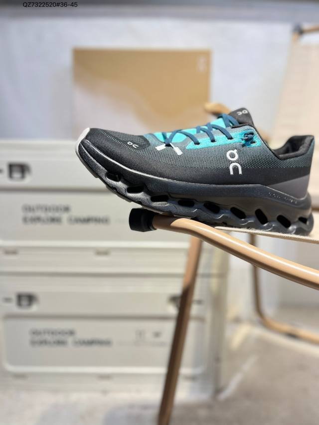On昂跑 全新综合体能训练运动鞋Cloud X 舒适乐趣跑，缓震、轻量On昂跑 Cloudsurfer上演中底“变形计” ，打破传统格局缔造柔软脚感。On昂跑对