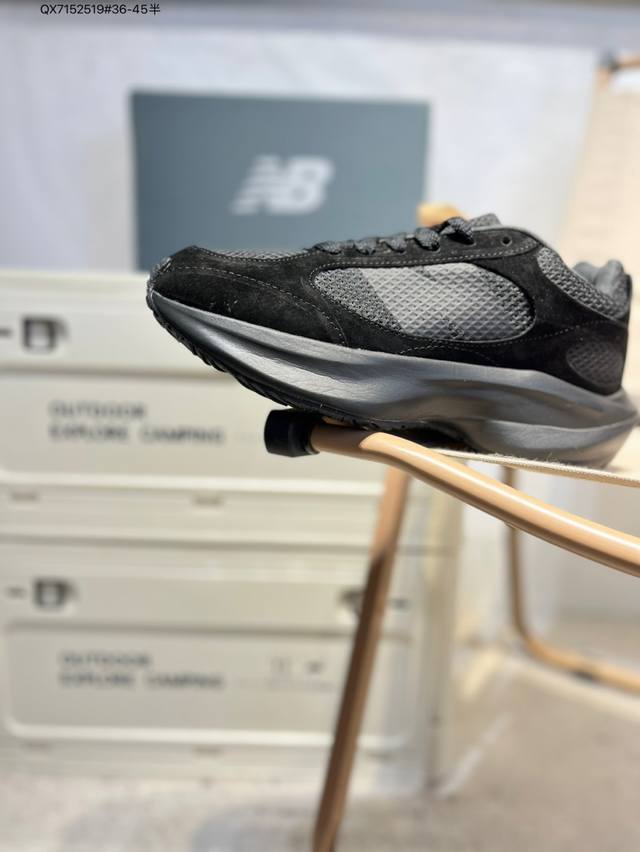 New Balance Warped Runner Uwrpomob 复古休闲运动慢跑鞋，破坏解构做旧，步态稳定。T-Beam大底提供足步弓支撑，解构皮革。衬垫