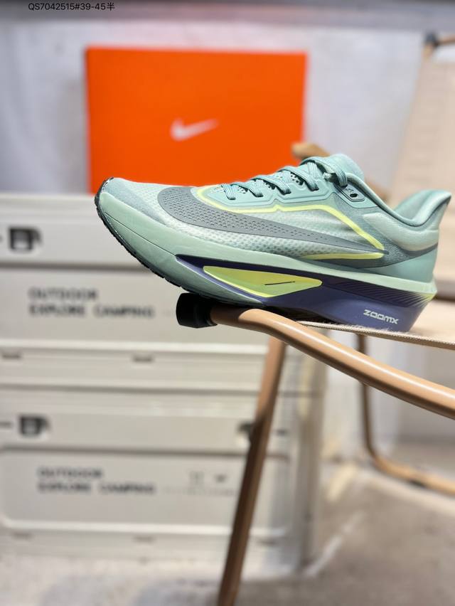 Nk Zoomx Invincible Run Flyknit 6 轻量跑鞋 飞织低帮休闲运动慢跑鞋 此鞋专为短跑运动员而生 是为 5 至 10 公里距离的赛事
