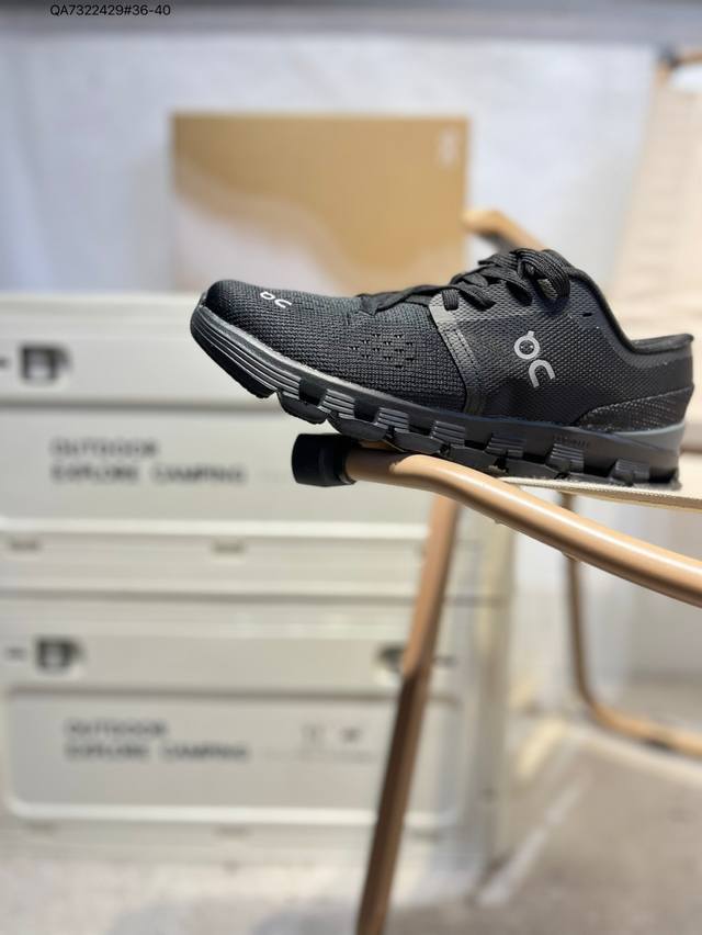 On昂跑 全新综合体能训练运动鞋Cloud X 舒适乐趣跑，缓震、轻量On昂跑 Cloudsurfer上演中底“变形计” ，打破传统格局缔造柔软脚感。On昂跑对
