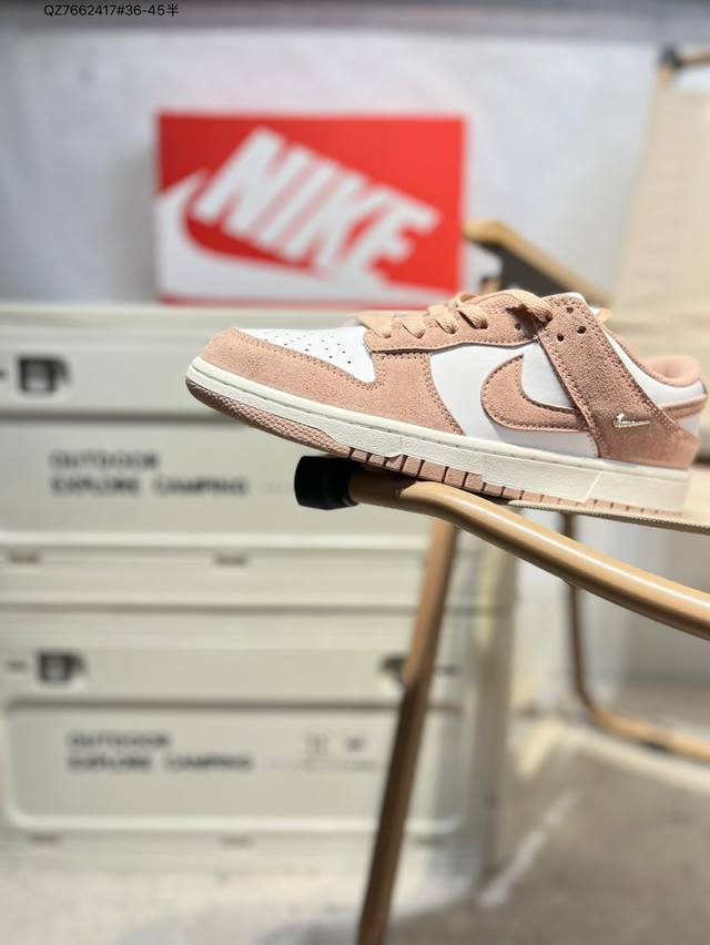 耐克Nike Dunk Low 板鞋Sb系列经典百搭休闲运动板鞋加厚鞋舌的填充，使舒适性大大提升，同时也更方便穿脱中底部分则加入了脚感柔软舒适Zoomair气垫