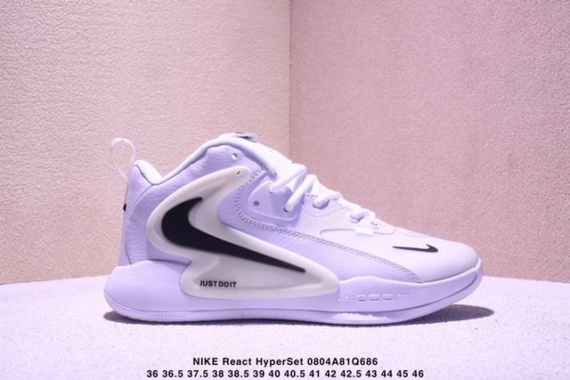 Nike React Hyperset 2 Se 轻便平衡低帮训练运动鞋 Hyperset系列可为您在室内球场上打篮球，排球，羽毛球和其他运动提供出色的牵引力。
