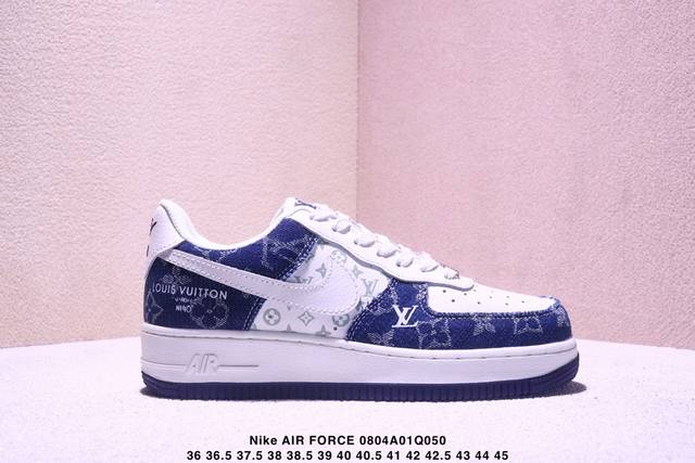 耐克Nike Air Force 7空军一号低帮百搭休闲运动板鞋。柔软、弹性十足的缓震性能和出色的中底设计，横跨复古与现代的外型结合，造就出风靡全球三十多年的F