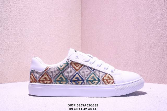 Dior 板鞋 休闲鞋 独家官网一比一开模 渠道原装订单 釆用精选舒适面料 鞋面走线工整 清晰质感 高端时尚 简约大气 Xm0803Q655