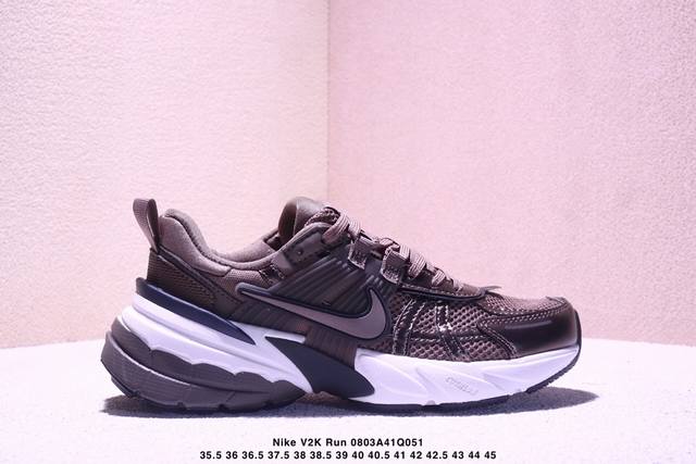 Nike V2K Runtekk Run 减震防滑复古低帮跑步鞋 Fd0736-202 #鞋款被命名为 Runtekk 设计上借鉴了 2000 年的跑鞋风格 简