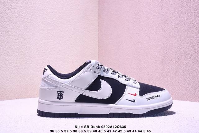 海外爆款限量发售！Nike Sb Dunk Low“ 巴宝莉联名 白黑小双勾” 周年高端定制 低帮休闲板鞋 定制鞋盒 大厂纯原品质出货 超高清洁度 皮料切割干净