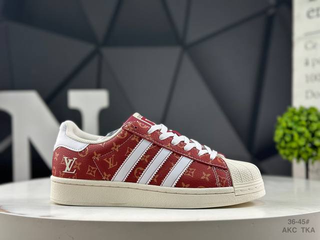 海外爆款限量发售！高端定制阿迪达斯 Adidas贝壳头 “Lv路易威登联名-酒红米白”Lv印花效果 高端定制 低帮休闲板鞋 定制鞋盒 大厂纯原品质出货 超高清洁