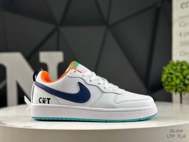 耐克 Nike 运动鞋 Court Borough Low 小空军低帮板鞋。1.其皮革材质的鞋面结合网眼鞋舌，在出众外观与质感的同时提供稳固支撑，并且提升透气性