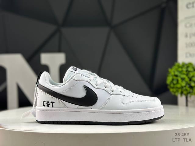 耐克 Nike 运动鞋 Court Borough Low 小空军低帮板鞋。1.其皮革材质的鞋面结合网眼鞋舌，在出众外观与质感的同时提供稳固支撑，并且提升透气性