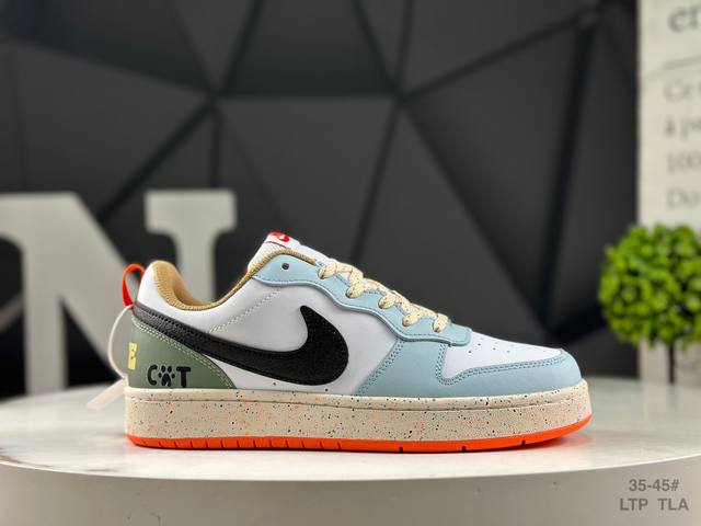 耐克 Nike 运动鞋 Court Borough Low 小空军低帮板鞋。1.其皮革材质的鞋面结合网眼鞋舌，在出众外观与质感的同时提供稳固支撑，并且提升透气性