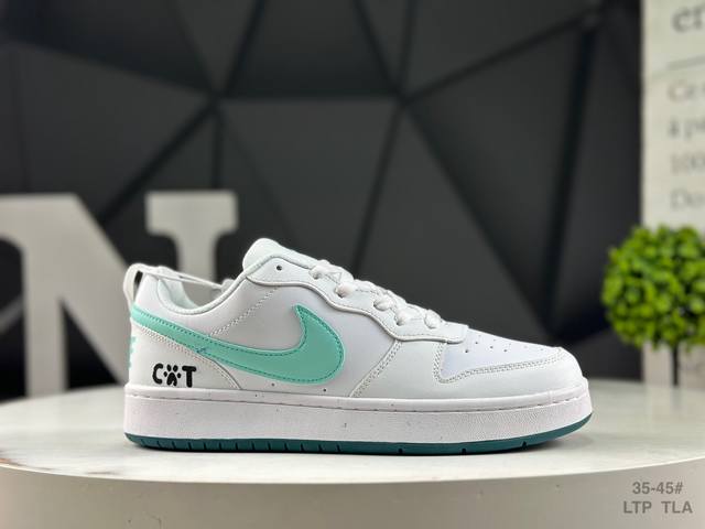 耐克 Nike 运动鞋 Court Borough Low 小空军低帮板鞋。1.其皮革材质的鞋面结合网眼鞋舌，在出众外观与质感的同时提供稳固支撑，并且提升透气性