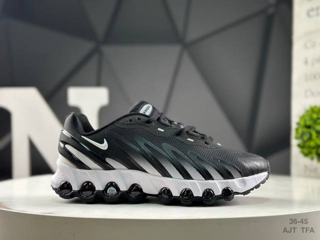 耐克 Nike Air Max Dn8 耐克运动舒适减震气垫跑步鞋 #鞋款旨在透过 Dynamic Air 技术提升全天穿着体验，当中首次采用了全掌 Dynam
