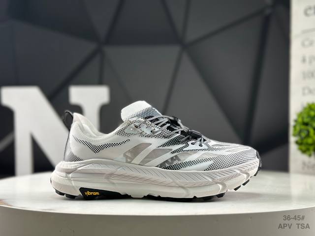 Hoka One One与Satisfy再度联手，推出了全新联名鞋款Hoka X Satisfy Mafate Speed 4 Lite Stsfy。球鞋继承了