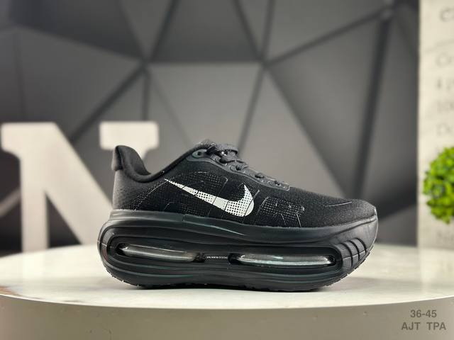 耐克 Nike Zoom Premium 耐克 飞马 舒适减震防滑 低帮跑步鞋全掌Reactx泡绵中底 前掌和后跟还配备了Air Zoom气垫单元 据说跑起来更