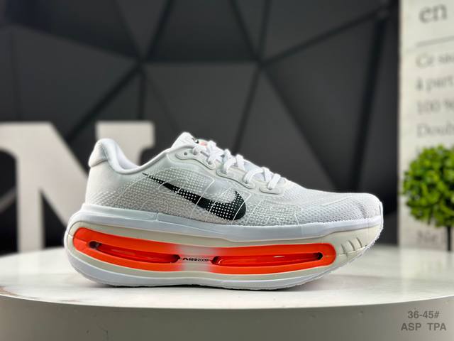 耐克 Nike Vomero Premium 耐克 飞马 舒适减震防滑 低帮跑步鞋 全掌Reactx泡绵中底 前掌和后跟还配备了Air Zoom气垫单元 据说跑