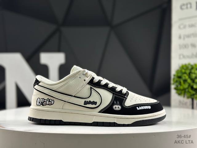 海外爆款限量发售！高端定制 耐克 Nike Sb Dunk Low “Labubu拉布布联名---米白黑呲牙印花” 高端定制 低帮休闲板鞋 定制鞋盒 大厂纯原品