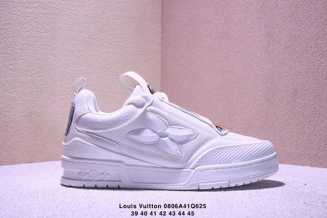 Louis Vuitton Trainer 路易威登低帮休闲鞋 艺术总监 Virgil Abloh 设计的路易威登手写标识则于侧面彰显品牌格调. 经典老花 贴钻
