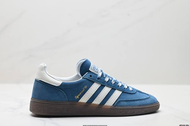 真标Adidas Handball Spezial 阿迪达斯经典款 复古休闲板鞋 全鞋采用反毛皮制作 牛筋耐磨大底 承载青春情怀的板鞋 经典三条杠装饰鞋侧 品牌