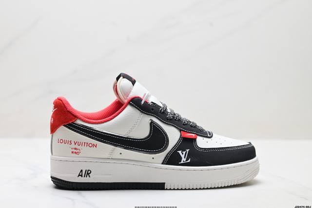 公司级耐克Nike Air Force 1’07空军一号低帮百搭休闲运动板鞋。柔软、弹性十足的缓震性能和出色的中底设计，横跨复古与现代的外型结合，造就出风靡全球