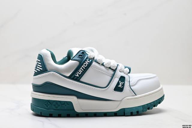公司级Louis Vuitton Trainer Maxi 路易威登 小胖丁 圆头系带低帮 厚底板鞋 舒适防滑底和百搭性霸屏整个时尚娱乐圈 细节调整完美主义 鞋