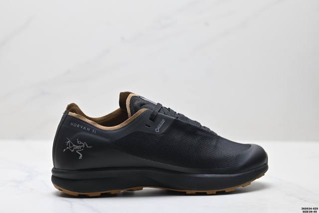 公司级Arcteryx始祖鸟 Norvan Sl Gtx 覆盖防水 低帮户外登山徒步鞋 特有的独立衬垫 穿着更合脚 带有Gore-Tex防水内衬 提供透气性和防