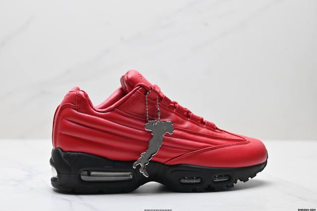 纯原Nike Air Max 95 Lux 耐克 气垫复古慢跑百搭鞋休闲运动鞋 这双鞋采用前脚掌开窗式气垫 这种设计在当时是前所未有的 鞋带孔的设计灵感来自人体