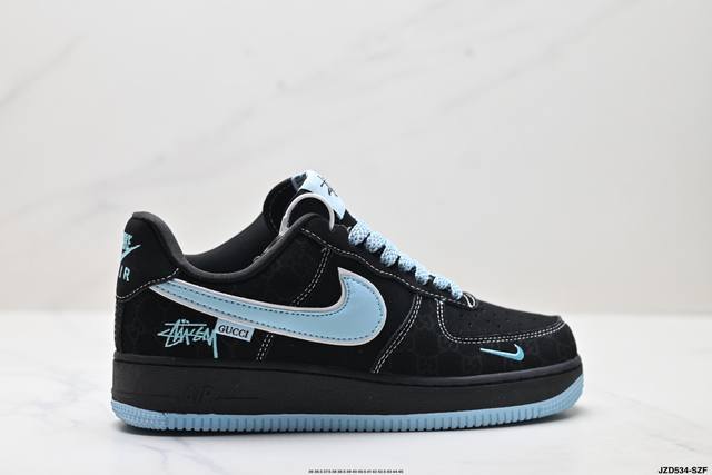 公司级耐克Nike Air Force 1’07空军一号低帮百搭休闲运动板鞋。柔软、弹性十足的缓震性能和出色的中底设计，横跨复古与现代的外型结合，造就出风靡全球