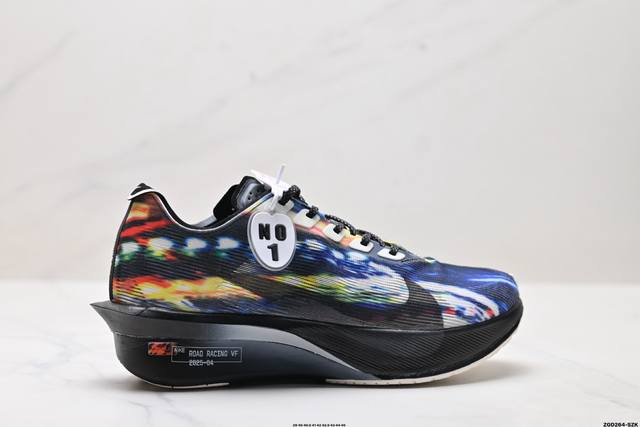 公司级Nike Zoomx Vaporfly Next% 4耐克 轻量化 网面透气运动鞋 这款新一代最强跑鞋在鞋面和鞋底都进行了全方位升级鞋面使用了全新 Vap